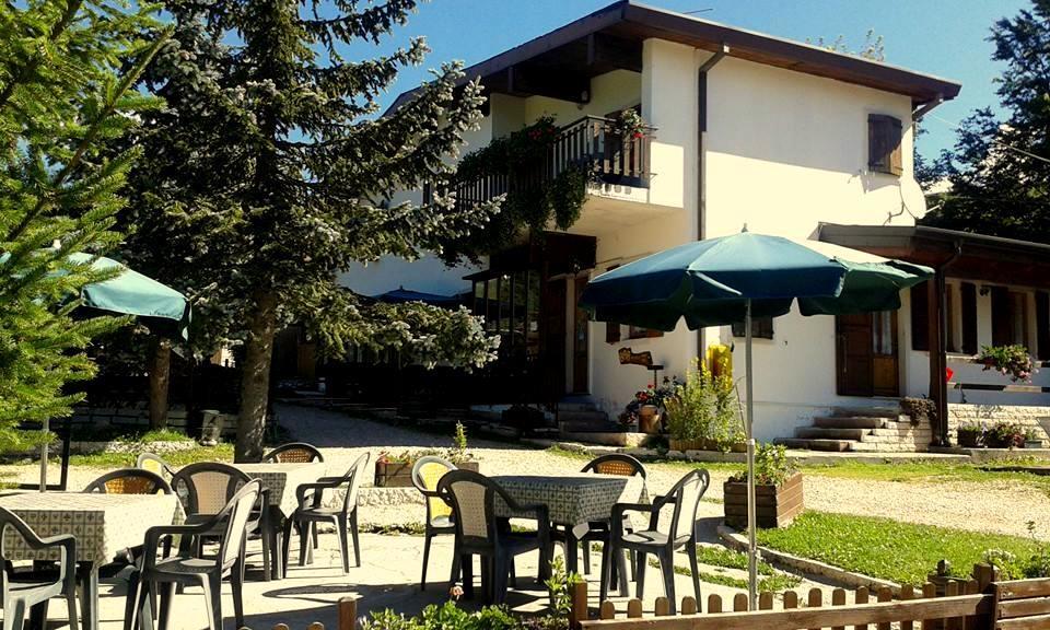 Campeggio Branchetto Hotel Bosco Chiesanuova Exterior foto